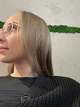 Snapshot of CaseyStar chatting on February 6, 2025, 10:04 am CaseyStar online show from February 6, 2025, 10:04 am