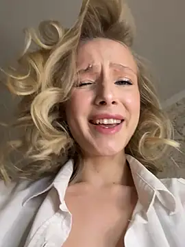 Snapshot of CaseyStar chatting on February 20, 2026, 2:41 pm CaseyStar online show from February 20, 2026, 2:41 pm