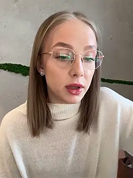 Snapshot of CaseyStar chatting on February 13, 2025, 10:02 am CaseyStar online show from February 13, 2025, 10:02 am