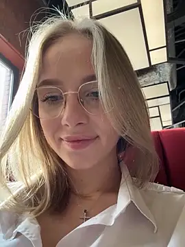 Snapshot of CaseyStar chatting on March 3, 2025, 9:34 am CaseyStar online show from March 3, 2025, 9:34 am