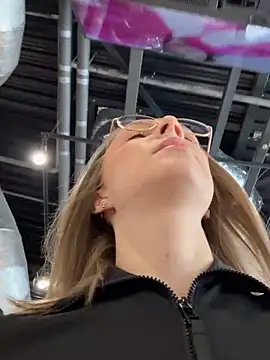 Snapshot of CaseyStar chatting on February 16, 2025, 9:37 am CaseyStar online show from February 16, 2025, 9:37 am