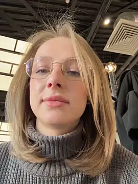 Snapshot of CaseyStar chatting on February 9, 2025, 9:47 am CaseyStar online show from February 9, 2025, 9:47 am