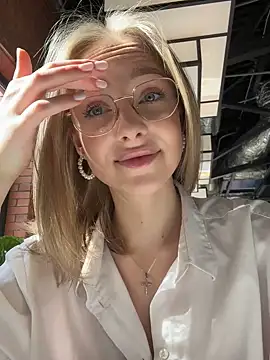 Snapshot of CaseyStar chatting on March 2, 2025, 9:32 am CaseyStar online show from March 2, 2025, 9:32 am