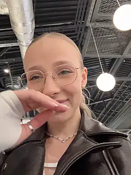 Snapshot of CaseyStar chatting on March 17, 2025, 9:33 am CaseyStar online show from March 17, 2025, 9:33 am