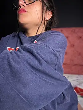 Im Little online show from February 22, 2025, 9:56 am