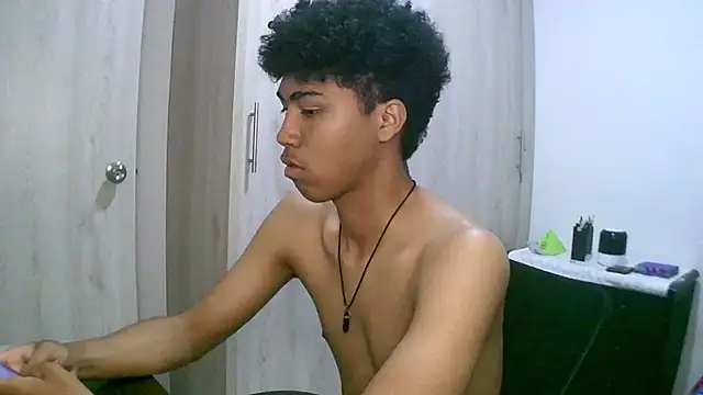 sexy diamante  online show from September 26, 2025, 9:54 pm