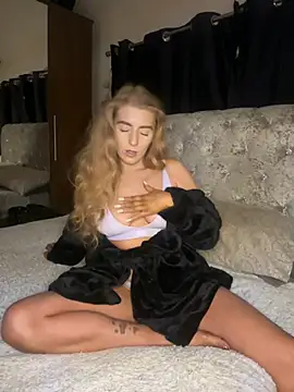 Summer Paige online show from January 3, 2025, 7:38 am