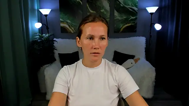 MichelleOrtis online show from September 17, 2025, 12:51 pm