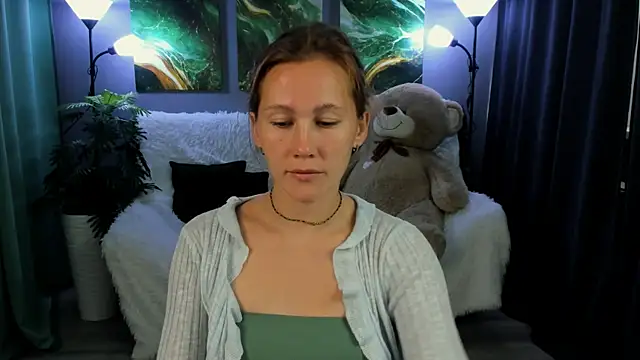 MichelleOrtis online show from September 14, 2025, 4:24 am