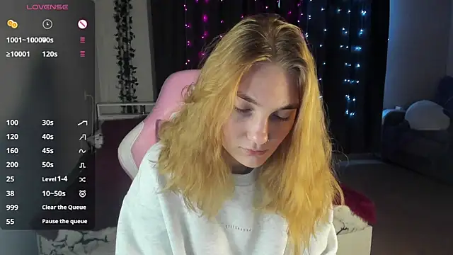 ReddHotPipper online show from March 10, 2025, 1:01 am