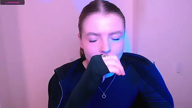 MissOliviaa  online show from December 18, 2025, 9:14 am