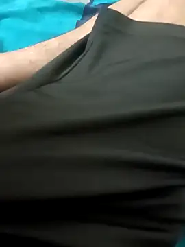 Snapshot of nick05inch chatting on October 29, 2025, 12:48 pm nick05inch online show from October 29, 2025, 12:48 pm