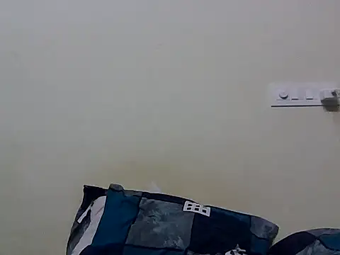 Snapshot of nick05inch chatting on November 12, 2025, 1:37 pm nick05inch online show from November 12, 2025, 1:37 pm