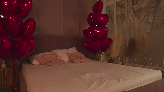 Snapshot of Smiley_Mia chatting on February 13, 2026, 5:07 am Smiley Mia online show from February 13, 2026, 5:07 am