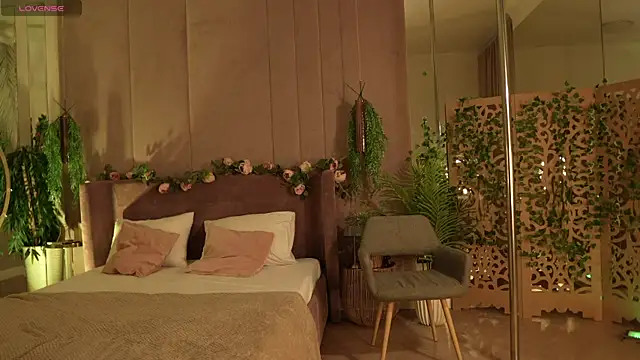 Smiley Mia online show from October 10, 2025, 5:08 am