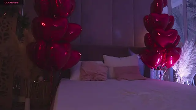 Snapshot of Smiley_Mia chatting on February 16, 2026, 5:06 am Smiley Mia online show from February 16, 2026, 5:06 am