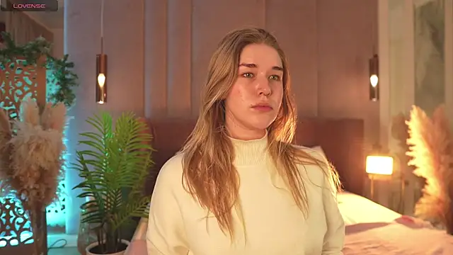 Snapshot of Smiley_Mia chatting on March 16, 2026, 5:26 am Smiley Mia online show from March 16, 2026, 5:26 am