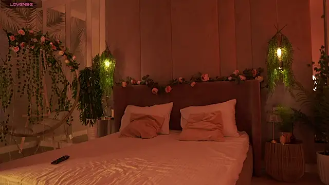 Smiley Mia online show from September 23, 2025, 5:14 am