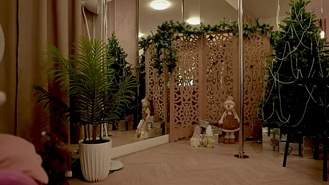 Smiley Mia online show from January 13, 2026, 5:11 am