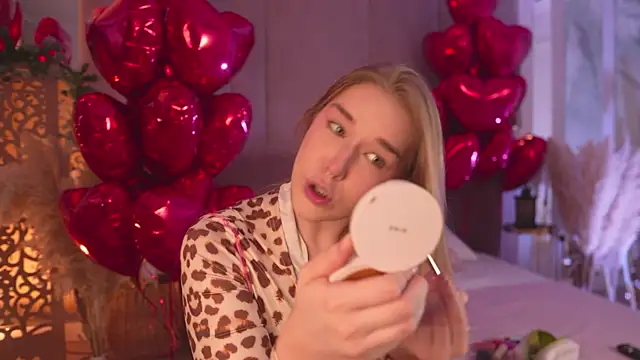 Snapshot of Smiley_Mia chatting on February 21, 2026, 5:09 am Smiley Mia online show from February 21, 2026, 5:09 am