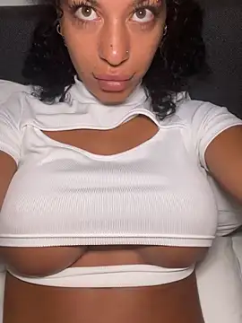 AlyssaHottv  online show from September 19, 2025, 7:12 am