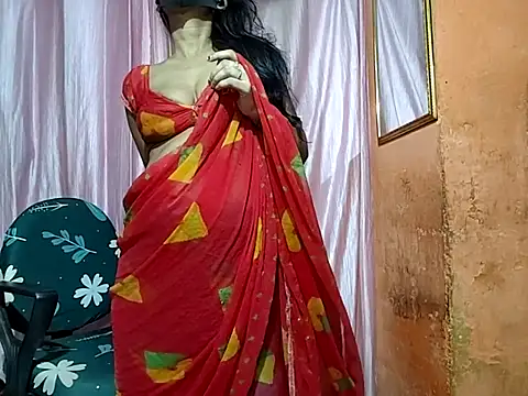 poojaxxx65 online show from September 24, 2025, 10:59 pm