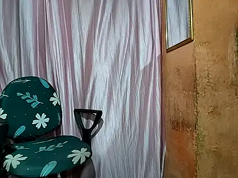 poojaxxx65 online show from September 18, 2025, 10:57 pm