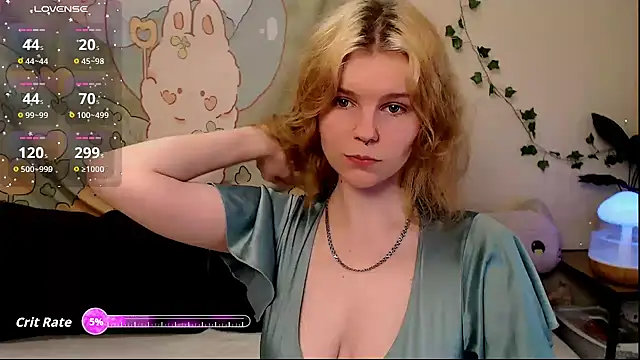 Snapshot of Moona_xx chatting on May 10, 2026, 10:55 pm Moona xx online show from May 10, 2026, 10:55 pm