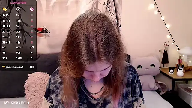 Snapshot of Moona_xx chatting on January 27, 2025, 9:44 pm Moona xx online show from January 27, 2025, 9:44 pm