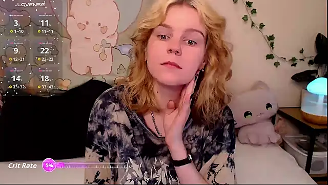 Snapshot of Moona_xx chatting on May 13, 2026, 10:50 pm Moona xx online show from May 13, 2026, 10:50 pm