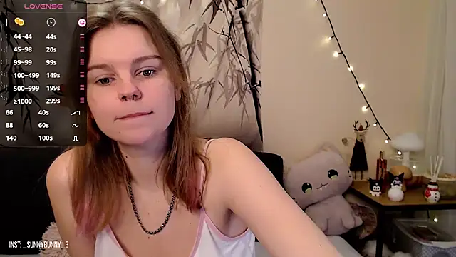 Snapshot of Moona_xx chatting on January 25, 2025, 11:22 pm Moona xx online show from January 25, 2025, 11:22 pm