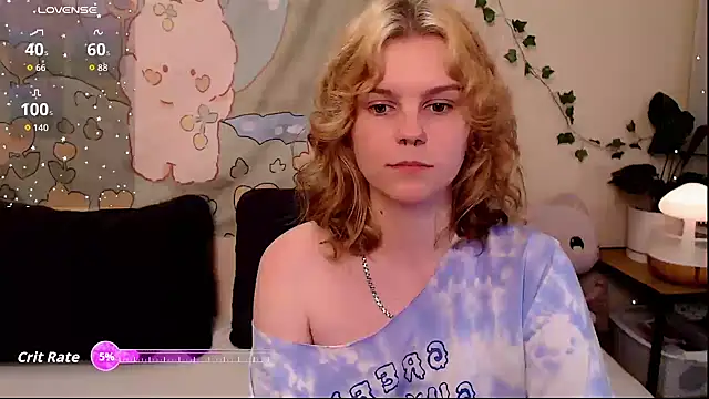 Snapshot of Moona_xx chatting on May 8, 2026, 10:35 pm Moona xx online show from May 8, 2026, 10:35 pm