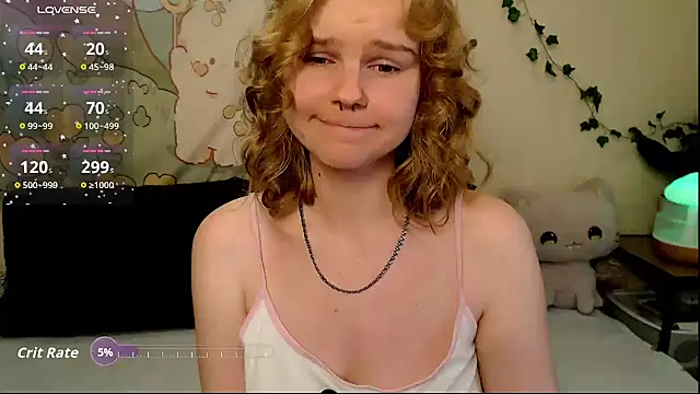 Snapshot of Moona_xx chatting on April 18, 2026, 10:32 pm Moona xx online show from April 18, 2026, 10:32 pm