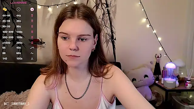 Snapshot of Moona_xx chatting on January 23, 2025, 10:44 pm Moona xx online show from January 23, 2025, 10:44 pm