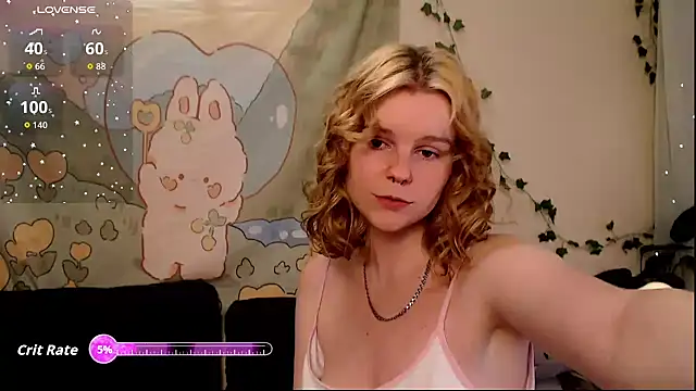Snapshot of Moona_xx chatting on April 28, 2026, 11:09 pm Moona xx online show from April 28, 2026, 11:09 pm