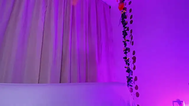 Little michell online show from September 30, 2025, 1:22 am