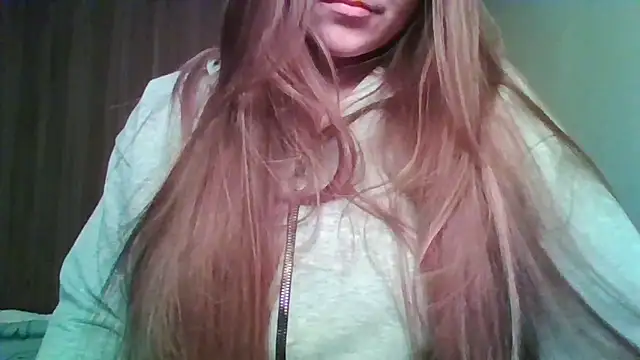 Evasapples online show from April 20, 2026, 7:37 pm