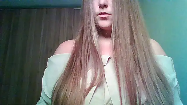 Evasapples online show from June 1, 2026, 6:51 pm
