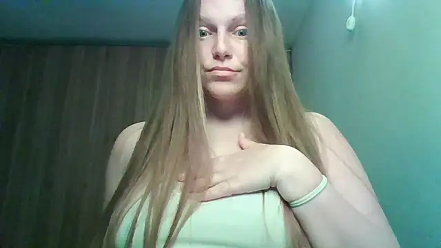 Evasapples online show from March 20, 2026, 2:07 pm