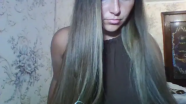 Evasapples online show from July 18, 2026, 5:21 pm