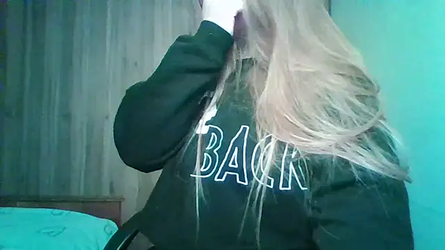 Evasapples online show from January 31, 2026, 7:23 pm