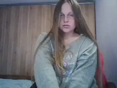 Evasapples online show from March 20, 2025, 9:46 pm