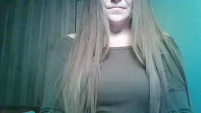 Evasapples online show from June 12, 2026, 1:53 pm