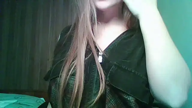 Evasapples online show from April 22, 2026, 7:53 pm