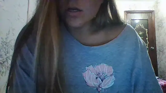 Evasapples online show from July 28, 2026, 8:52 pm