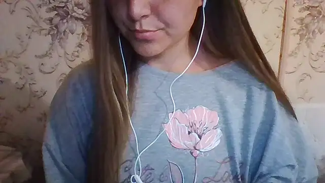 Evasapples online show from July 4, 2026, 7:18 pm