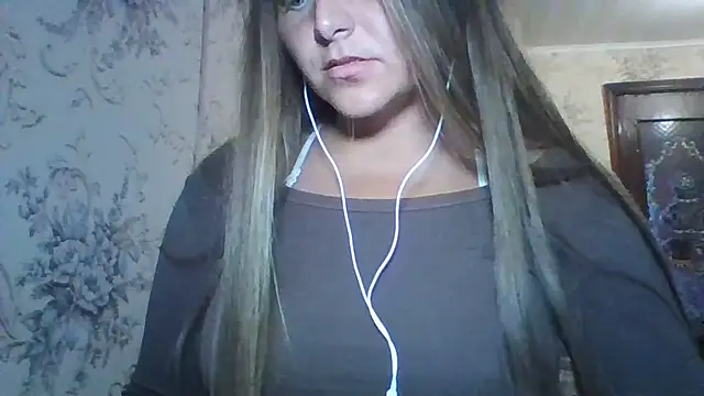 Evasapples online show from July 19, 2026, 3:53 pm