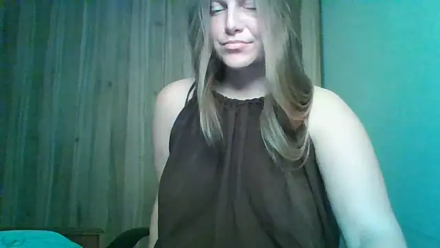 Evasapples online show from June 10, 2026, 9:38 pm