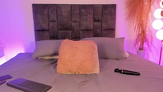 SusanAriasl online show from March 21, 2025, 12:50 pm