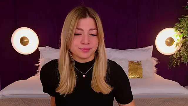 HelenaMorgan online show from October 4, 2025, 3:08 am